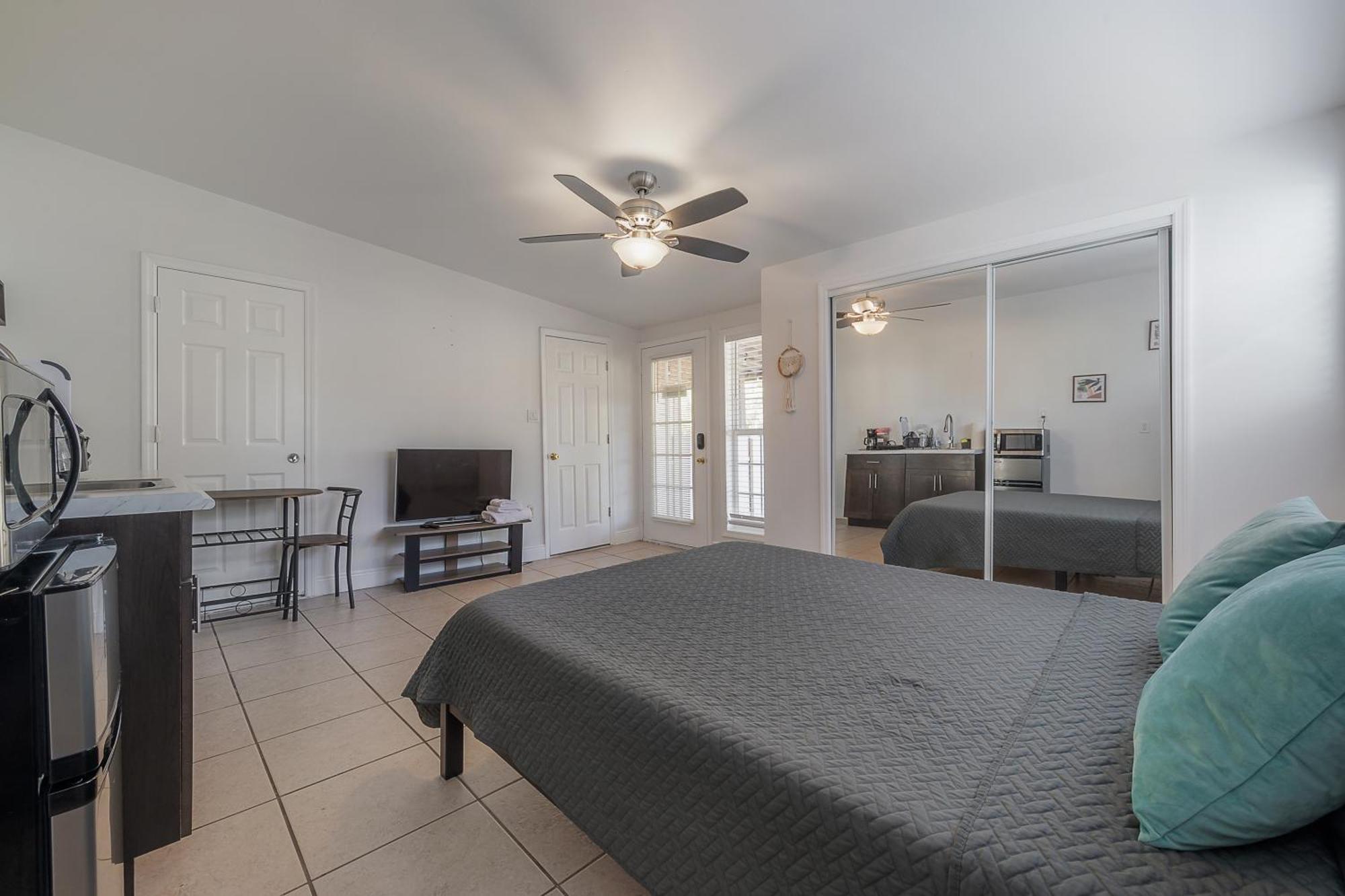 Stadium Suite With Area & Parking Tampa Bagian luar foto